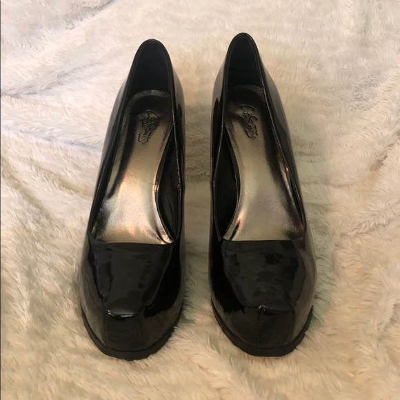 5-INCH CLOSED TOE PATENT BLACK LEATHER HEELS/PUMPS - Picture 2 of 7